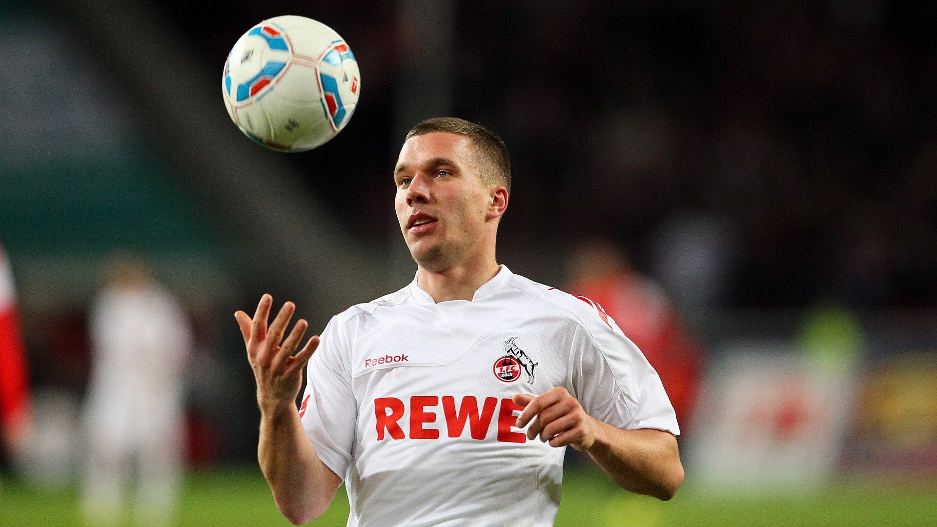 东契奇火力全开迎战雄鹿，北京国安向不败荣耀冲刺